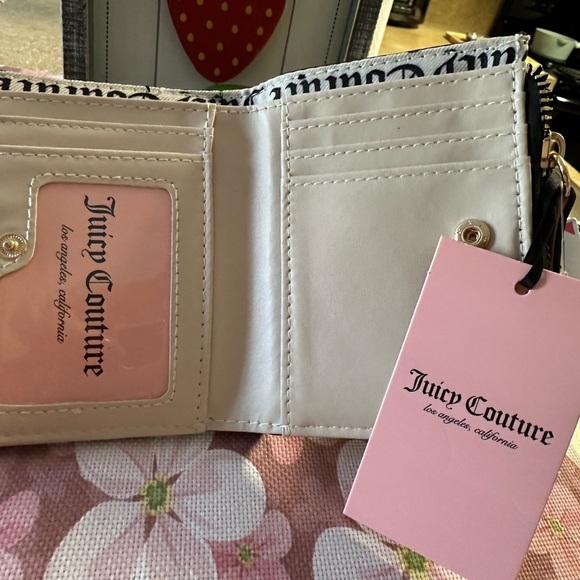 Juicy Couture “Queen of Everything” Liquorice-Powder Blush wallet - Picture 3 of 4